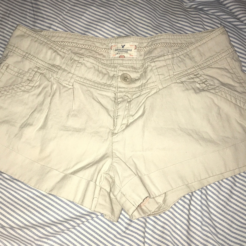 tan american eagle shorts